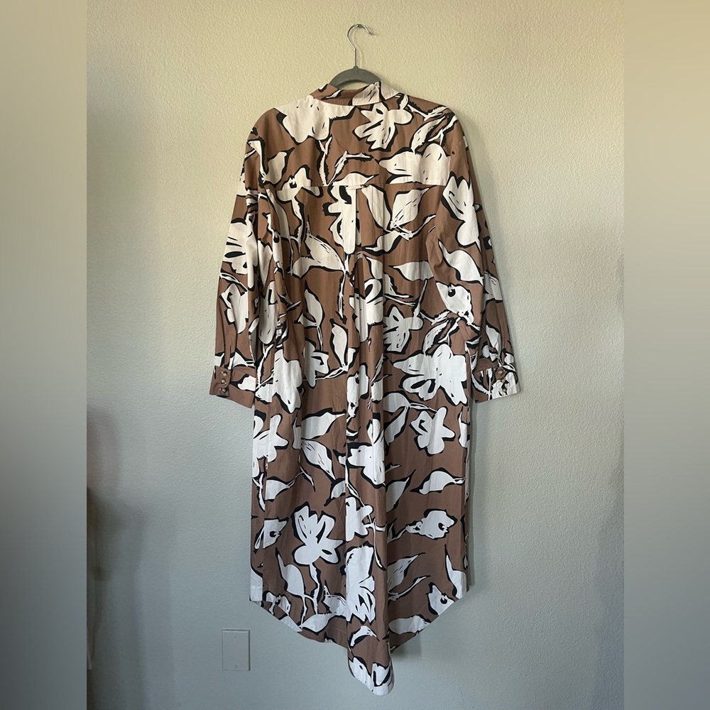Floral Button-Down Midi Dress in Taupe and White. Maeve by Anthropologie - Picture 3 of 16